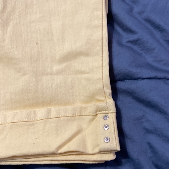 Capris - Picture 4 of 5